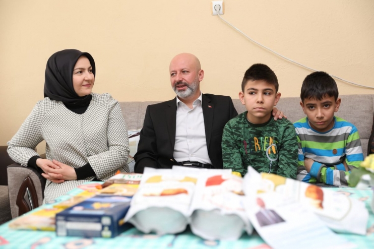 KOCASİNAN BELEDİYESİ, ÇÖLYAKLILARA 6 YILDA 5 BİN 77 ÇÖLYAK PAKETİ DAĞITTI