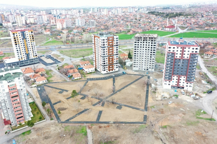 BAŞKAN ÇOLAKBAYRAKDAR; “HEDEF; YEŞİL ALANDA KİŞİ BAŞINA DÜŞEN 18 METREKARE İLE REKORU YENİLEMEK”