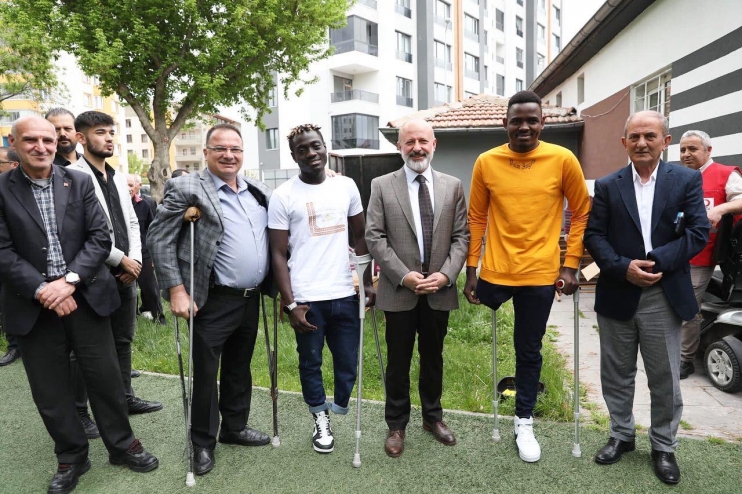 BAŞKAN ÇOLAKBAYRAKDAR, ENGELLİLER HAFTASINDA GÖNÜLLERE DOKUNDU