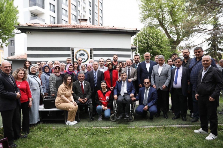 BAŞKAN ÇOLAKBAYRAKDAR, ENGELLİLER HAFTASINDA GÖNÜLLERE DOKUNDU