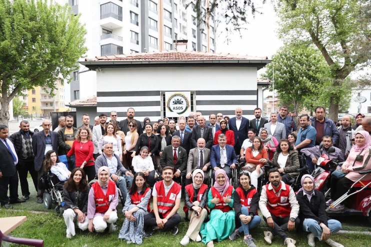 BAŞKAN ÇOLAKBAYRAKDAR, ENGELLİLER HAFTASINDA GÖNÜLLERE DOKUNDU