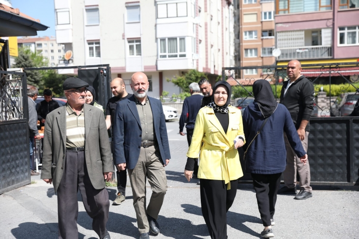 BAŞKAN ÇOLAKBAYRAKDAR, OYUNU AİLESİYLE BİRLİKTE KULLANDI