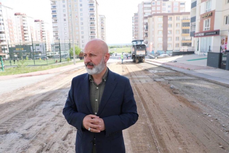 BAŞKAN ÇOLAKBAYRAKDAR; “BU YAZ DÖNEMİNDE DE ASFALTLANMADIK YER KALMAYACAK”