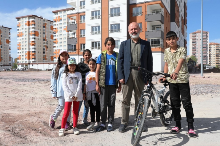 BAŞKAN ÇOLAKBAYRAKDAR; “KENTSEL DÖNÜŞÜMÜ, SOSYAL ODAKLI YAPIYORUZ”