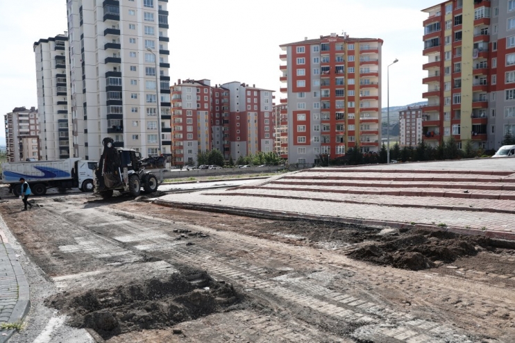 BAŞKAN ÇOLAKBAYRAKDAR; “KENTSEL DÖNÜŞÜMÜ, SOSYAL ODAKLI YAPIYORUZ”