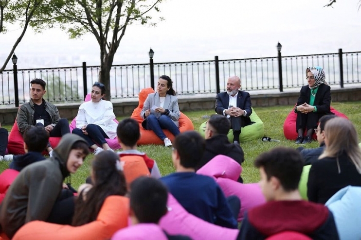 BAŞKAN ÇOLAKBAYRAKDAR; “GENÇLERİMİZ, DÜNYA’DA SES GETİRECEK ÇALIŞMALARA İMZA ATACAK”
