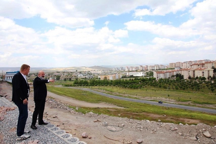 BAŞKAN ÇOLAKBAYRAKDAR; “KENTSEL DÖNÜŞÜMLE ŞEHRİN GELECEĞİNİ GARANTİYE ALIYORUZ”