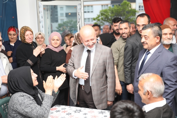 BAŞKAN ÇOLAKBAYRAKDAR, HER GÜN FARKLI MAHALLEDE VATANDAŞLARLA BULUŞUYOR