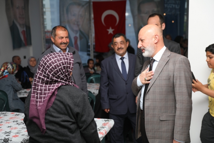 BAŞKAN ÇOLAKBAYRAKDAR, HER GÜN FARKLI MAHALLEDE VATANDAŞLARLA BULUŞUYOR