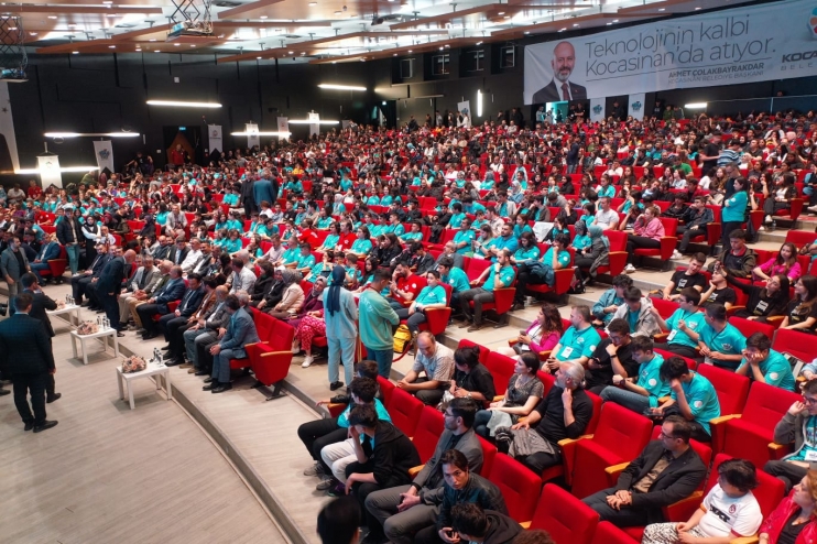 BAŞKAN ÇOLAKBAYRAKDAR; “ANADOLU’DA ‘DİJİTAL BİR FİDAN’ DİKTİK. GAYRETLE BÜYÜYECEK”