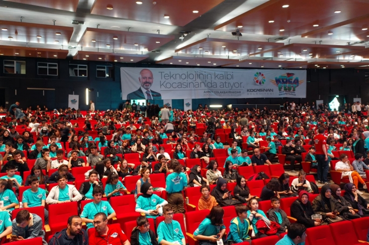 BAŞKAN ÇOLAKBAYRAKDAR; “ANADOLU’DA ‘DİJİTAL BİR FİDAN’ DİKTİK. GAYRETLE BÜYÜYECEK”