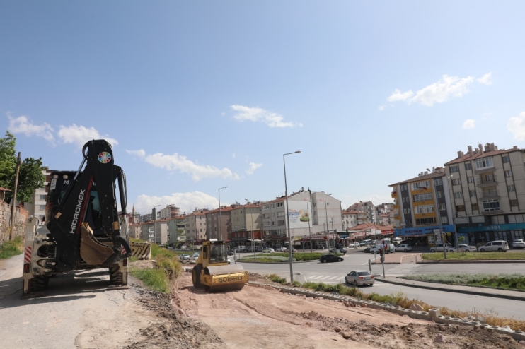 BAŞKAN ÇOLAKBAYRAKDAR; “ERKİLET BULVARI VE YEŞİL MAHALLE, YENİ YÜZE KAVUŞUYOR”