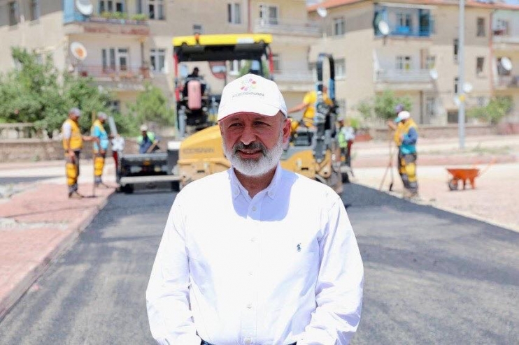 BAŞKAN ÇOLAKBAYRAKDAR; “KOCASİNAN’IN HER BİR NOKTASINDA ÇALIŞMAMIZ VAR”
