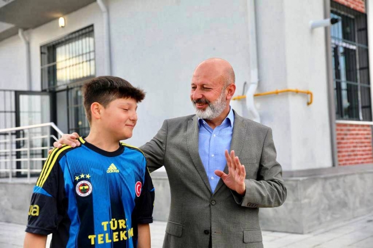 BAŞKAN ÇOLAKBAYRAKDAR’DAN ORUÇREİS’E AİLE SAĞLIK MERKEZİ, PARK VE HALI SAHA