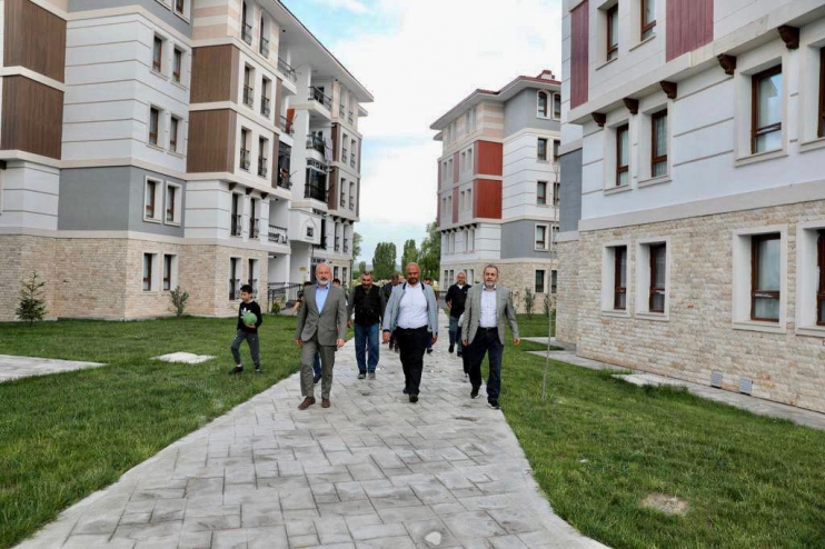 BAŞKAN ÇOLAKBAYRAKDAR’DAN ORUÇREİS’E AİLE SAĞLIK MERKEZİ, PARK VE HALI SAHA