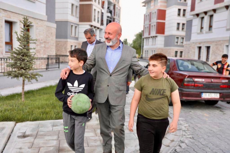 BAŞKAN ÇOLAKBAYRAKDAR’DAN ORUÇREİS’E AİLE SAĞLIK MERKEZİ, PARK VE HALI SAHA