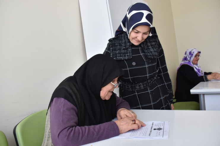 FATMA ÇOLAKBAYRAKDAR; “KOCASİNAN AKADEMİ, ‘KOCAMAN BİR AİLE’”