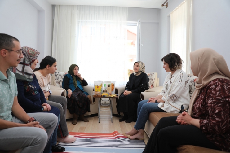 KOCASİNAN’DA VATANDAŞLARIN GÖNÜLLERİNE DOKUNAN ZİYARET