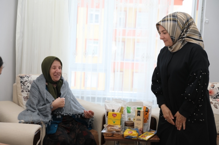 KOCASİNAN’DA VATANDAŞLARIN GÖNÜLLERİNE DOKUNAN ZİYARET