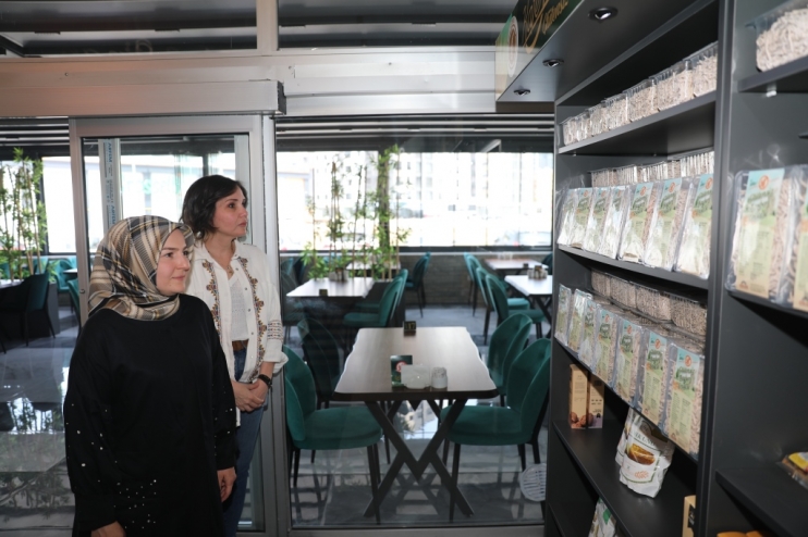 KOCASİNAN’DA VATANDAŞLARIN GÖNÜLLERİNE DOKUNAN ZİYARET