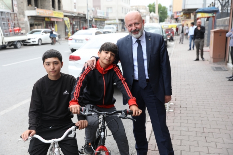BAŞKAN ÇOLAKBAYRAKDAR; “ARGINCIK’IN 50 YILLIK SORUNUNU ÇÖZMEK İÇİN CANLA BAŞLA ÇALIŞIYORUZ”