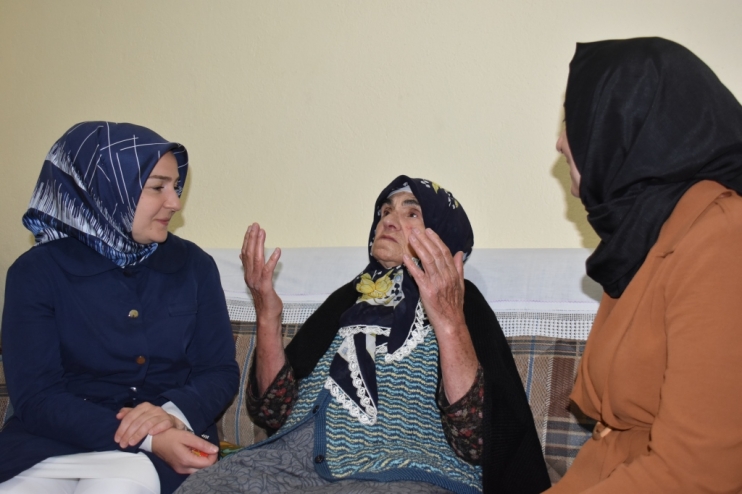 BAŞKANIN EŞİ FATMA ÇOLAKBAYRAKDAR, ‘GÖNÜL KAZAN’I İLE GÖNÜLLERİ KAZANMAYA DEVAM EDİYOR