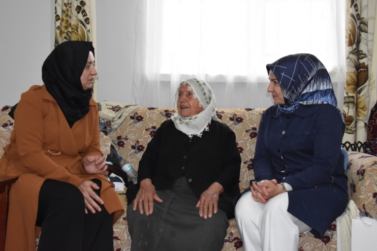 BAŞKANIN EŞİ FATMA ÇOLAKBAYRAKDAR, ‘GÖNÜL KAZAN’I İLE GÖNÜLLERİ KAZANMAYA DEVAM EDİYOR