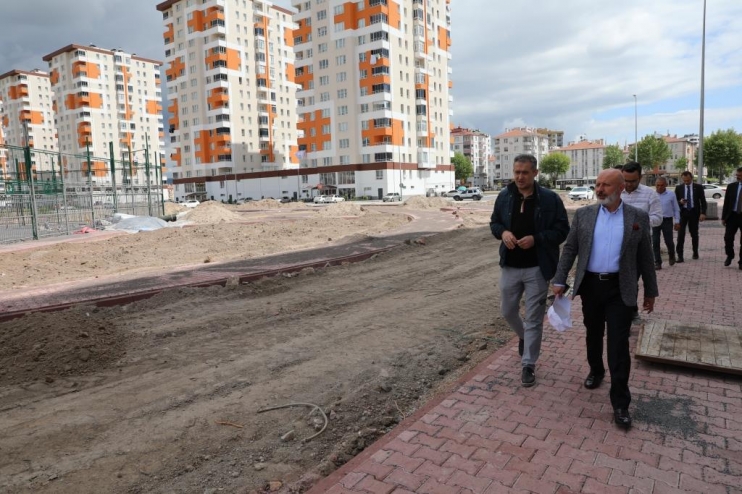 BAŞKAN ÇOLAKBAYRAKDAR; “DÖNÜŞÜMLE SOSYAL ODAKLI ÖRNEK BİR MAHALLE İNŞA EDİYORUZ”