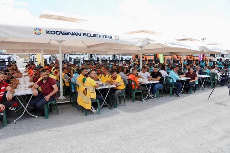 BAŞKAN ÇOLAKBAYRAKDAR; “BÜTÜN ALANLARDA FARKINI ORTAYA KOYAN BELEDİYEYİZ”