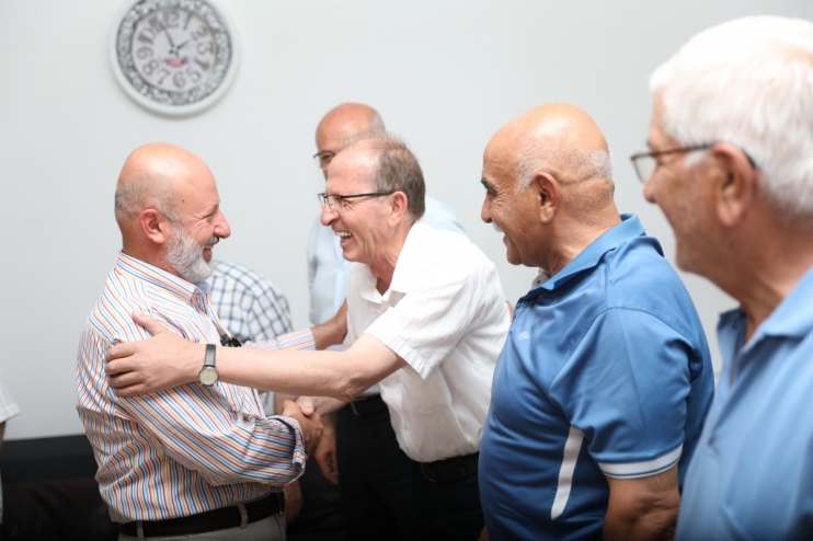 KADİM BÜYÜKLER, ÇOLAKBAYRAKDAR ÇİFTİNİ BAĞRINA BASTI
