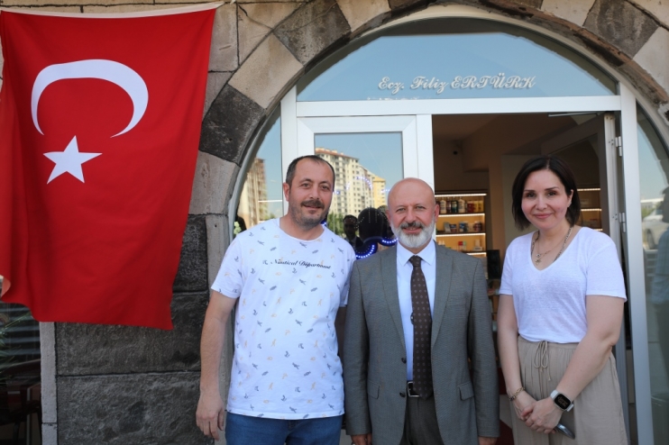 BAŞKAN ÇOLAKBAYRAKDAR; “ÇOCUKLAR, YENİLENEN PARKLARDA DAHA MUTLU”