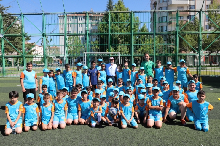 BAŞKAN ÇOLAKBAYRAKDAR, GENÇLERLE İLGİLİ YENİ PROJELERİN MÜJDESİNİ VERDİ