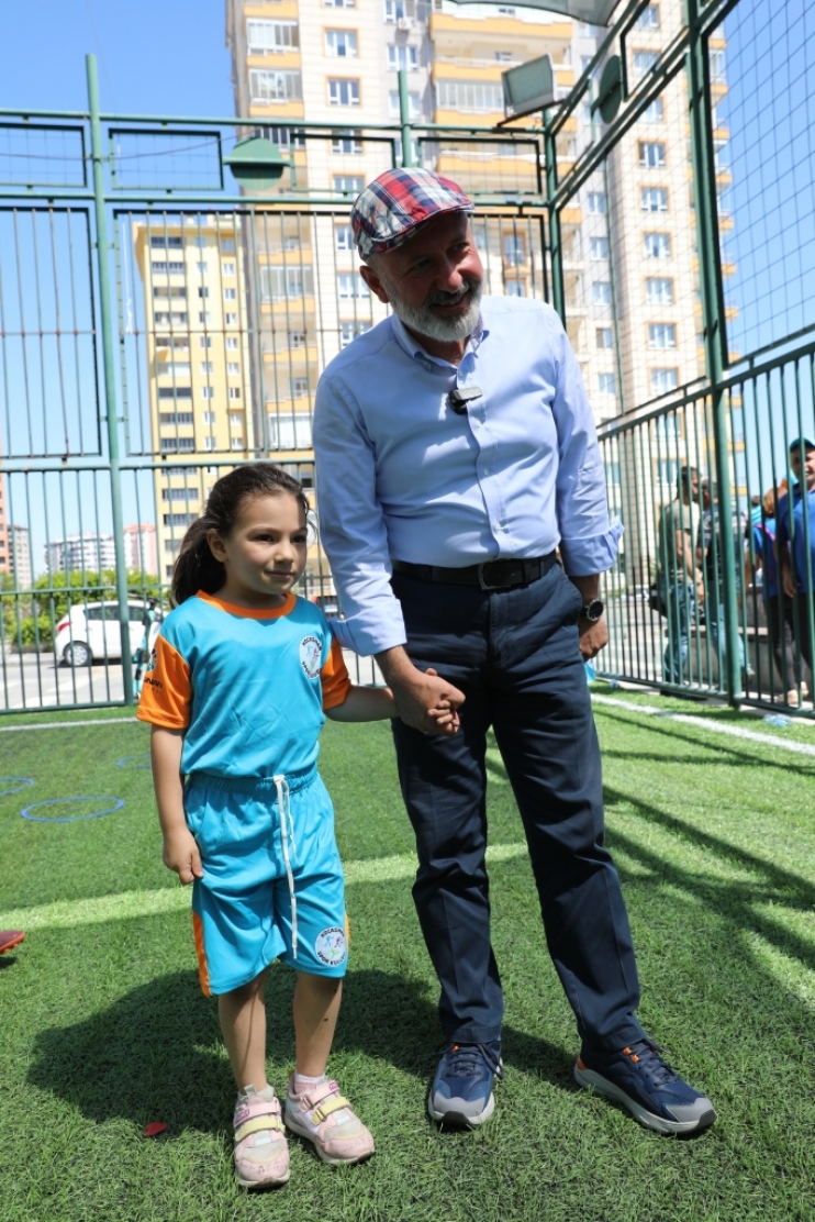 BAŞKAN ÇOLAKBAYRAKDAR, GENÇLERLE İLGİLİ YENİ PROJELERİN MÜJDESİNİ VERDİ