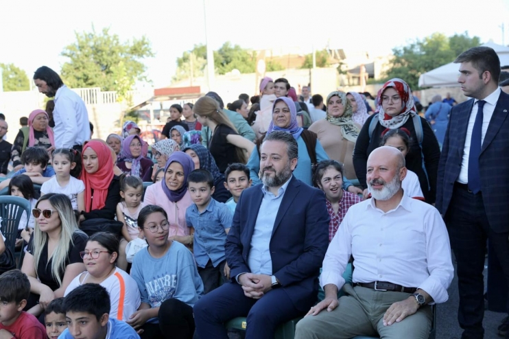 BAŞKAN ÇOLAKBAYRAKDAR; “ÇOCUKLARIMIZIN YÜZLERİNİ GÜLÜMSETMEK İÇİN ÇALIŞIYORUZ”