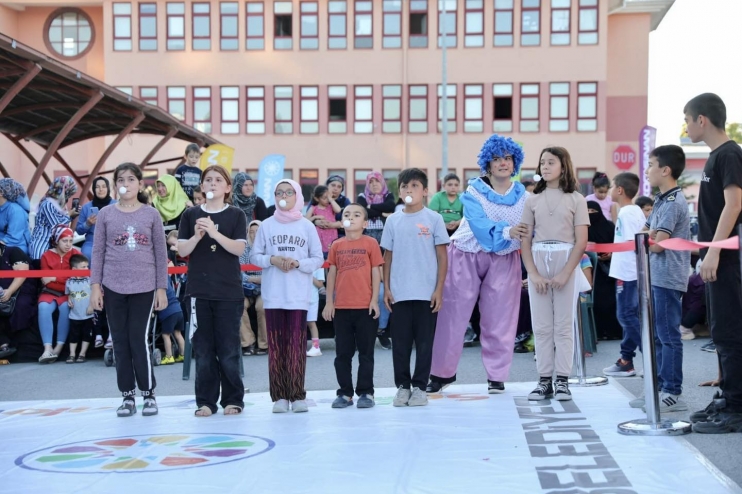 BAŞKAN ÇOLAKBAYRAKDAR; “ÇOCUKLARIMIZIN YÜZLERİNİ GÜLÜMSETMEK İÇİN ÇALIŞIYORUZ”