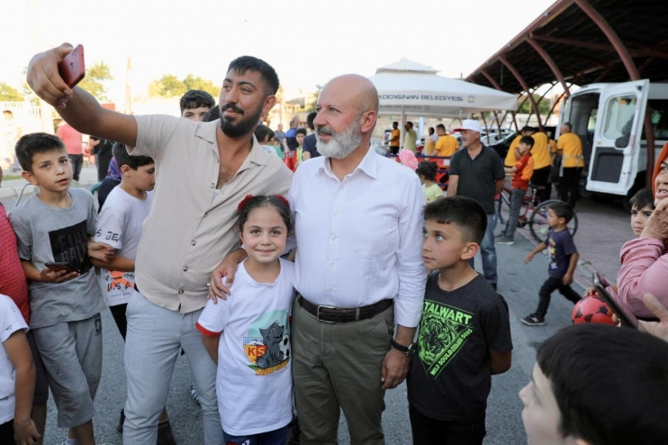 BAŞKAN ÇOLAKBAYRAKDAR; “ÇOCUKLARIMIZIN YÜZLERİNİ GÜLÜMSETMEK İÇİN ÇALIŞIYORUZ”
