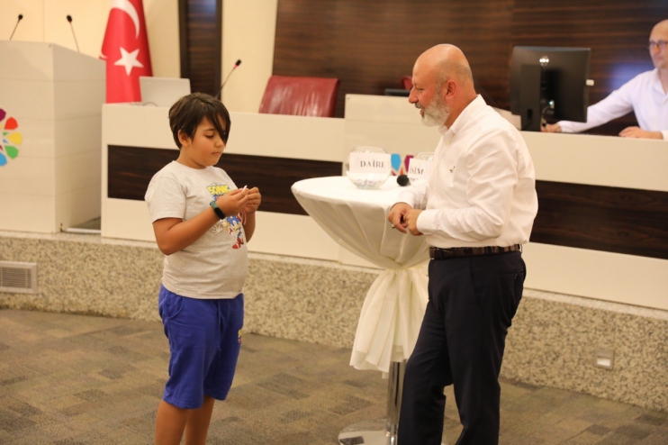 BAŞKAN ÇOLAKBAYRAKDAR; “KOCASİNAN’IN KENTSEL DÖNÜŞÜM PROJELERİ MUTLULUĞA DÖNÜŞÜYOR”