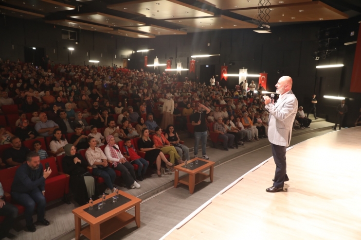 BAŞKAN ÇOLAKBAYRAKDAR; “HER ZAMAN YANINDA OLDUĞUMUZ GENÇLER İÇİN NE YAPSAK AZDIR”