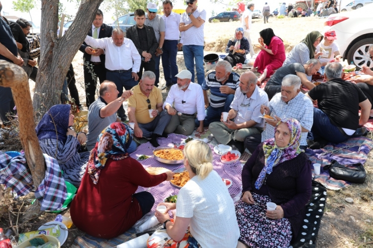 BAŞKAN ÇOLAKBAYRAKDAR, SILA-İ RAHİM ŞENLİĞİNDE