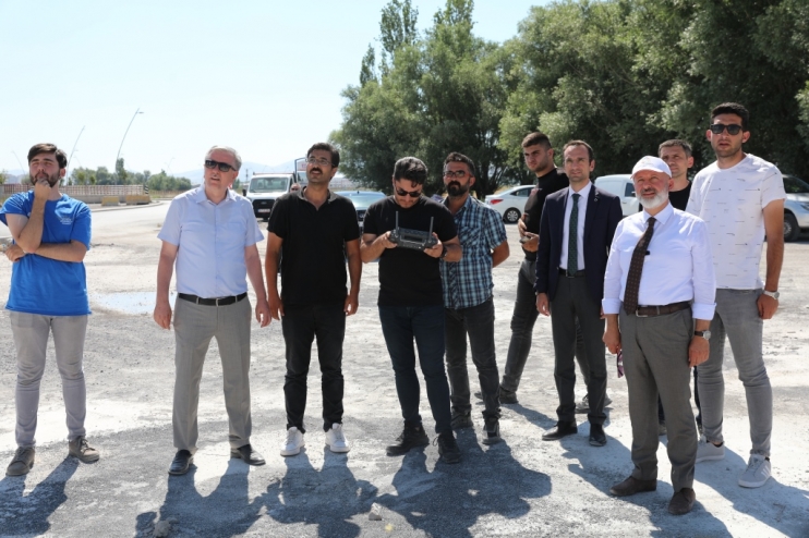 BAŞKAN ÇOLAKBAYRAKDAR; “HER ALANDA TEKNOLOJİK YENİLİKLERE AYAK UYDURUYORUZ”