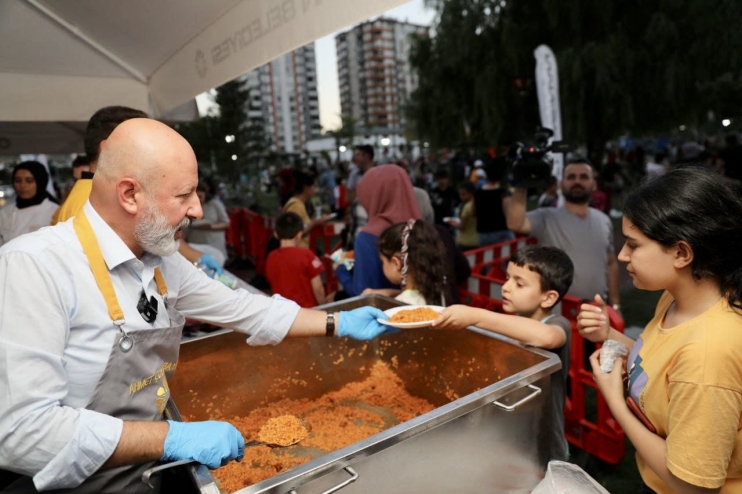 KOCASİNAN’DA SOKAK OYUNLARI İLE 7’DEN 70’E HERKES MUTLU