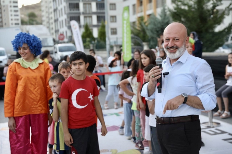 KOCASİNAN’DA SOKAK OYUNLARI İLE 7’DEN 70’E HERKES MUTLU