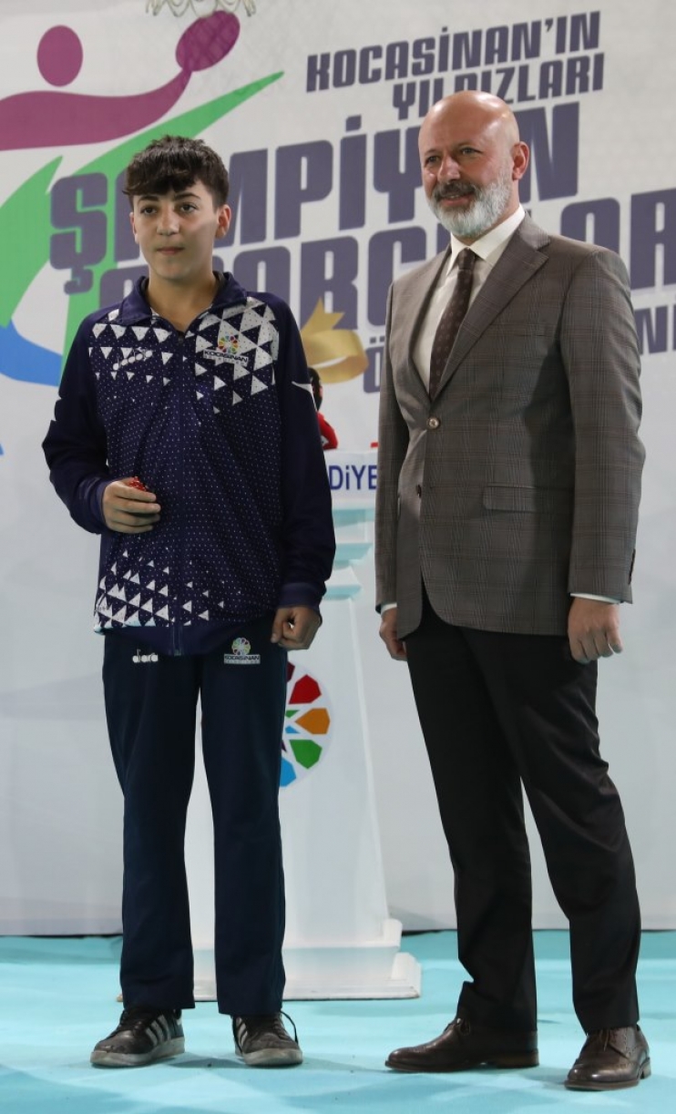 KOCASİNAN’IN MİLLİ SPORCUSU KENAN EREN KAHRAMAN, AVRUPA ÜÇÜNCÜSÜ…