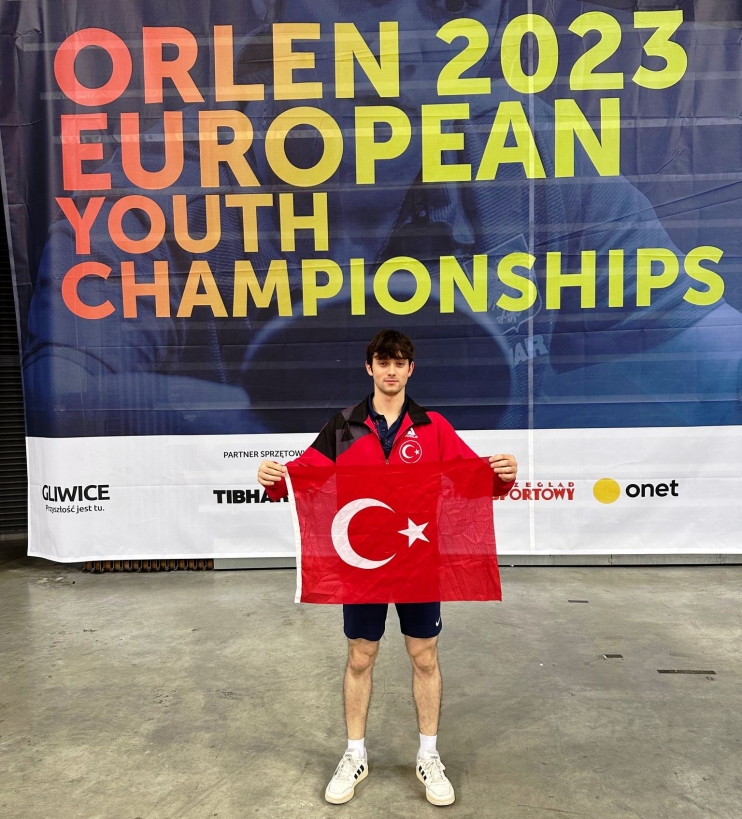 KOCASİNAN’IN MİLLİ SPORCUSU KENAN EREN KAHRAMAN, AVRUPA ÜÇÜNCÜSÜ…
