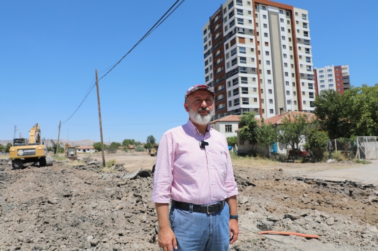 BAŞKAN ÇOLAKBAYRAKDAR; “SEYRANİ, KENTSEL DÖNÜŞÜMLE YENİLENİYOR VE GÜZELLEŞİYOR”