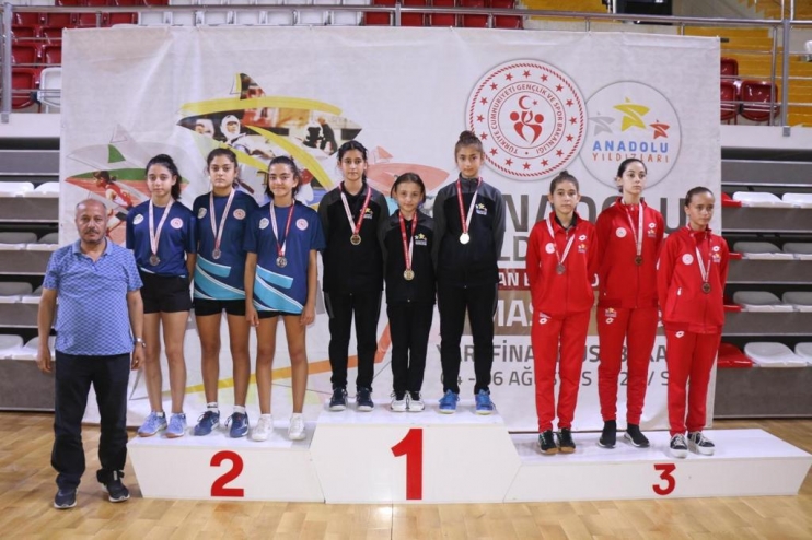 KOCASİNAN’IN MASA TENİSİ TAKIMI, YİNE ŞAMPİYON OLDU