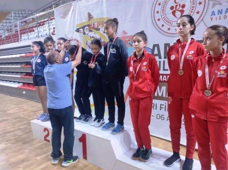 KOCASİNAN’IN MASA TENİSİ TAKIMI, YİNE ŞAMPİYON OLDU