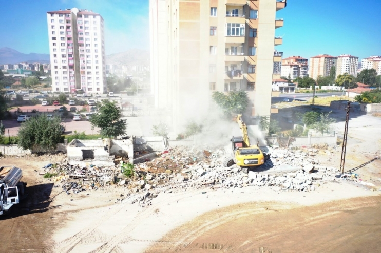 BAŞKAN ÇOLAKBAYRAKDAR; “50 YILLIK SORUNLARI ÇÖZERKEN KOCASİNAN’IN GELECEK 50 YILINI DA PLANLIYORUZ”