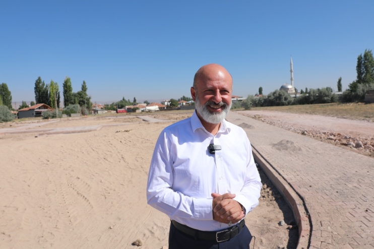 BAŞKAN ÇOLAKBAYRAKDAR; “GÖNÜL BELEDİYELİĞİYLE HİZMET EDİYOR, HER MAHALLEYE HİZMET ULAŞTIRIYORUZ”