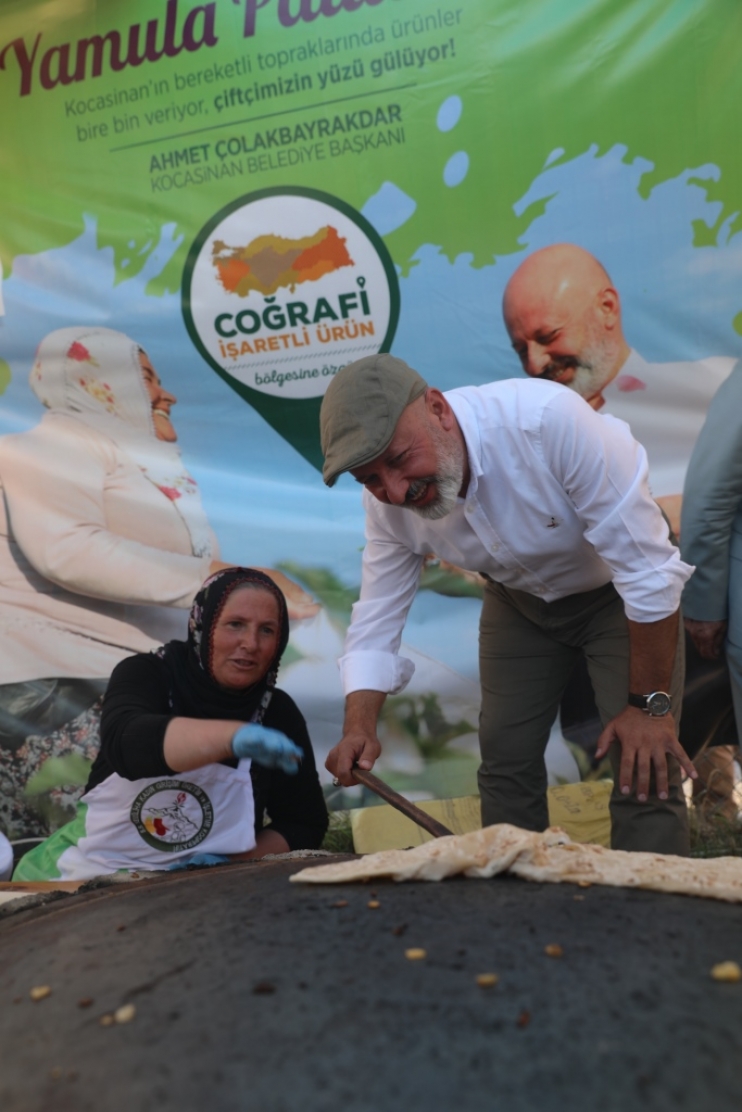 KOCASİNAN’DA YAMULA PATLICANI FESTİVALİNE 10 BİNLERCE KİŞİ KATILDI